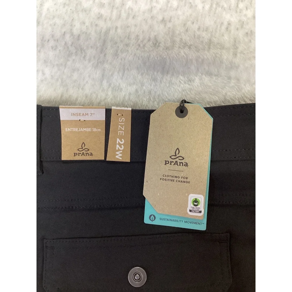 Prana Halle Short Plus II Black 22W 7 Inch Inseam 1971192 ReZion Hiking Shorts